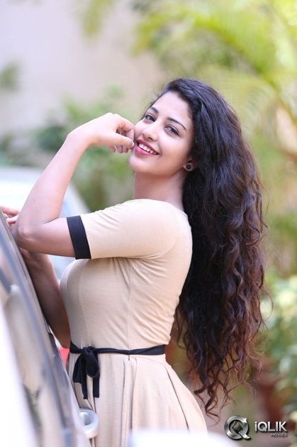 Daksha-Nagarkar-Interview-About-Hora-Hori